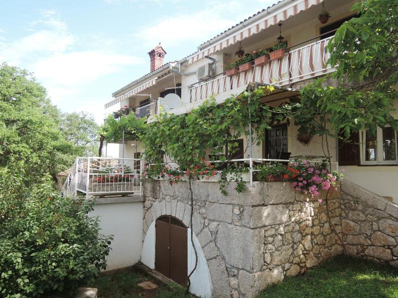 Apartment Grapes - image 10