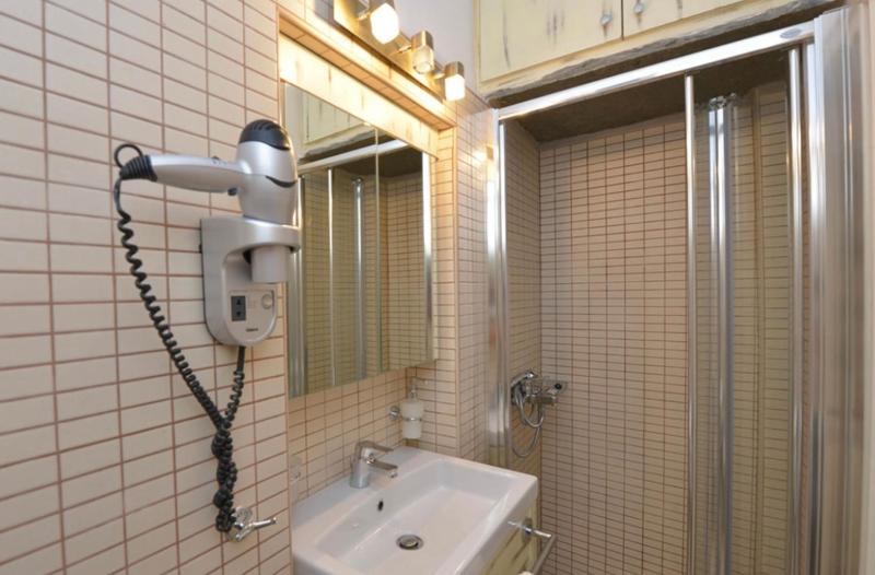 Double or Twin Room with Garden View image 1