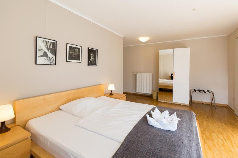 Deluxe Double Room with Balcony image 4