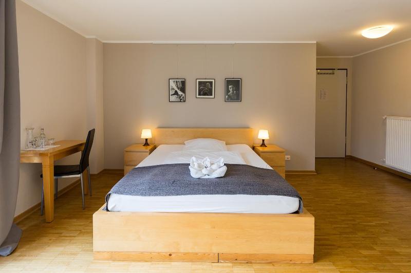 Deluxe Double Room with Balcony image 1