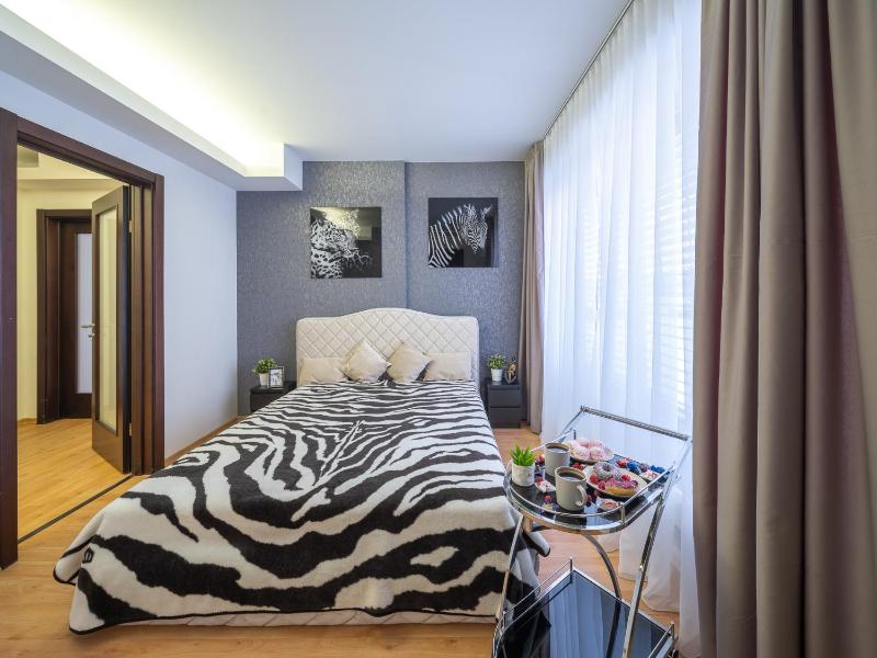 Lux Penthouse & SPA - image 7