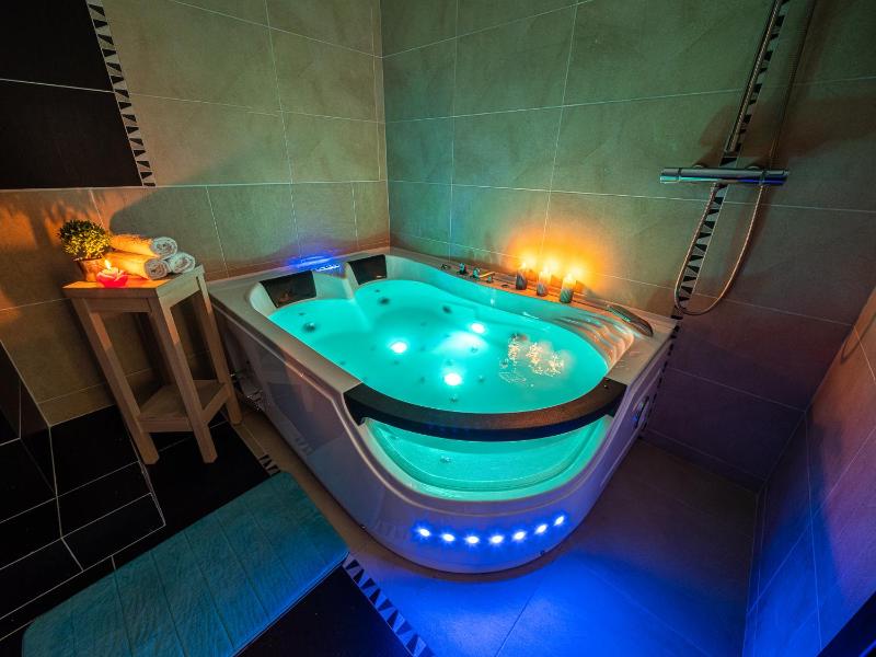 Lux Penthouse & SPA - image 6