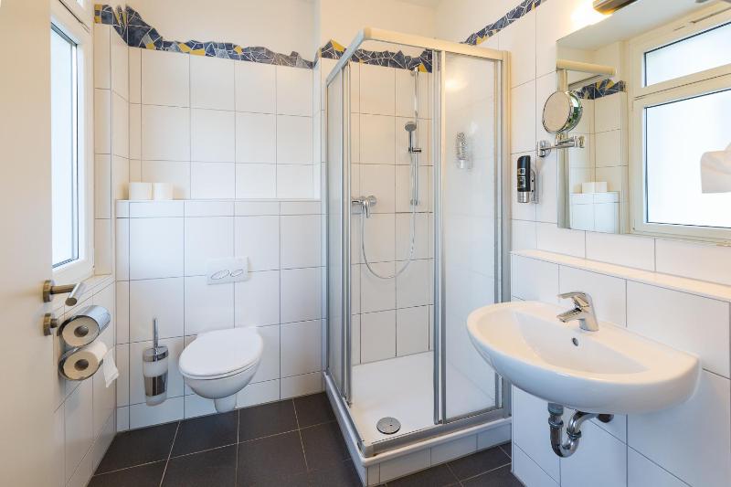 Double Room with Private Bathroom image 3