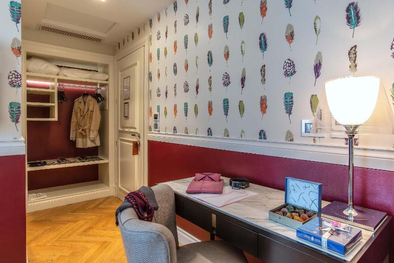 Superior Double Room with Disability Access image 3