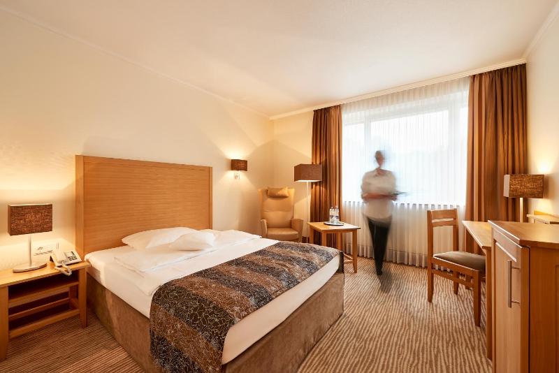 Budget Double Room image 4