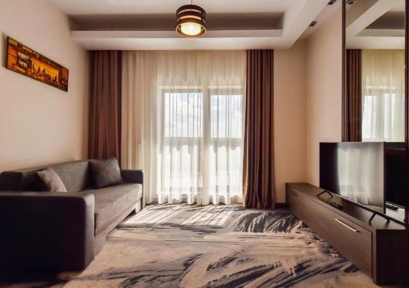 One-Bedroom Apartment image 3