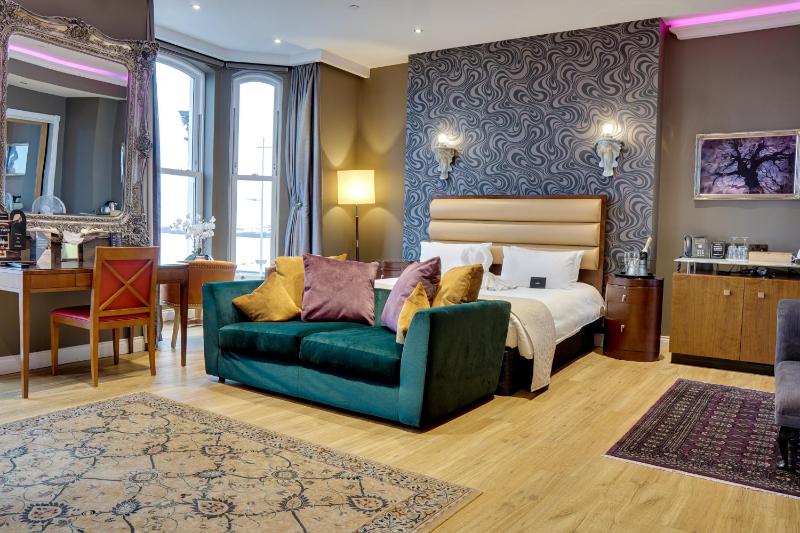 Superior Suite with Sea View image 1