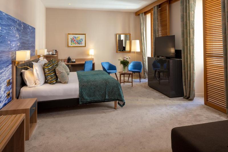 Executive Room image 1