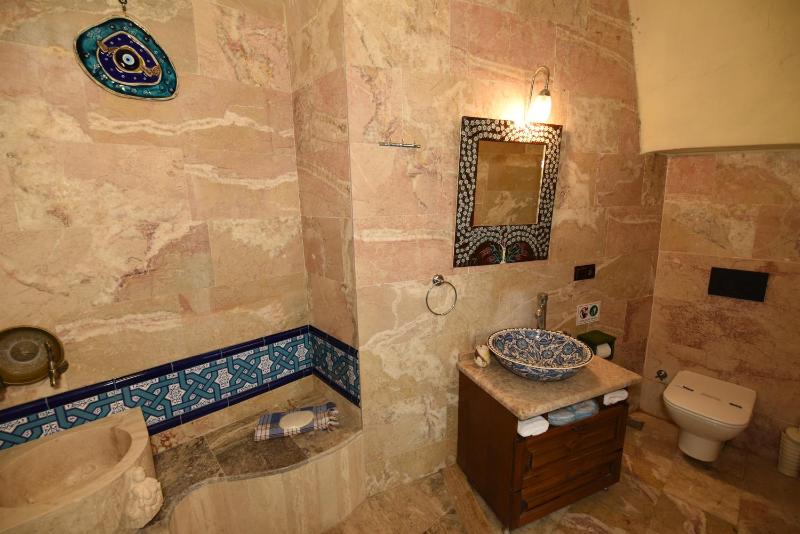 Terrace Suite with Spa Bath image 4