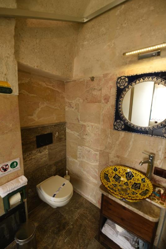 Standard Stone Room image 3