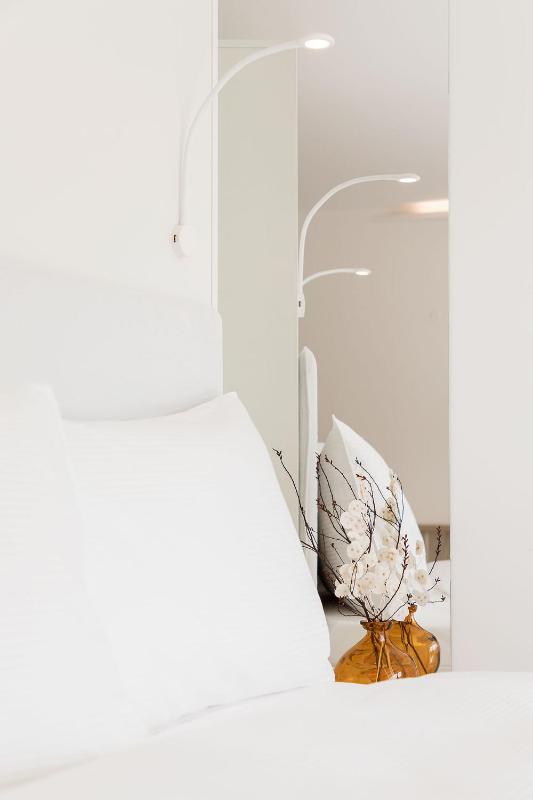 Standard Double Room image 2