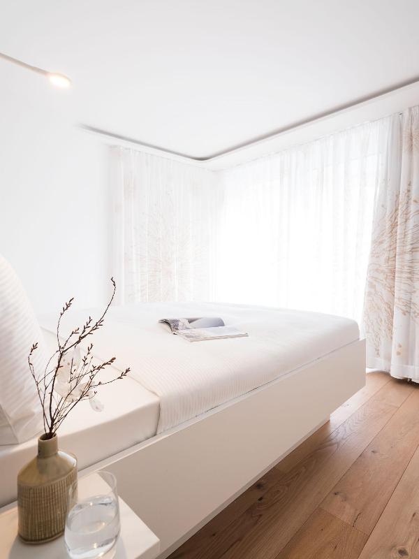 Studio Room with Kitchenette image 4
