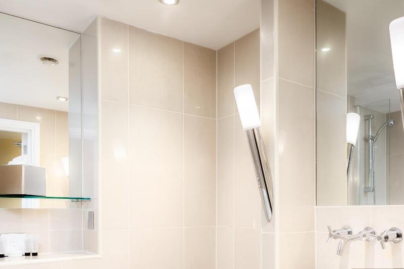 Superior Double Room image 3