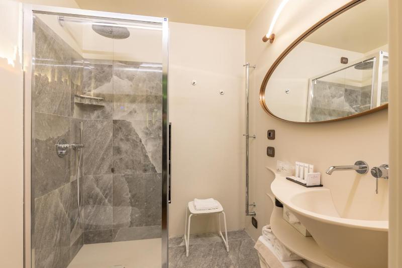 Superior Double Room image 2