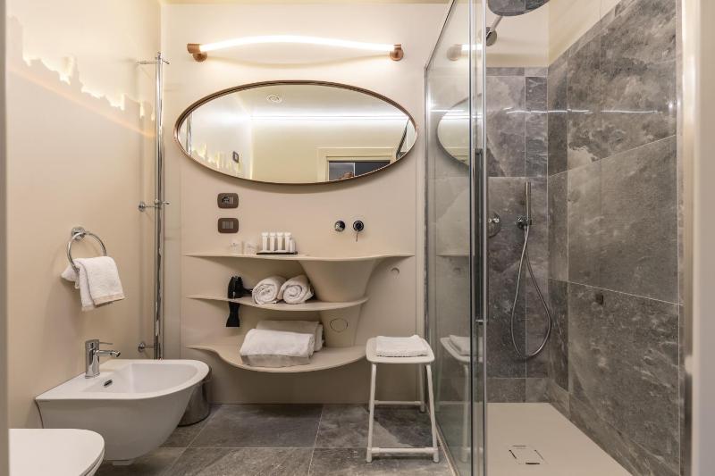 Superior Double Room image 3