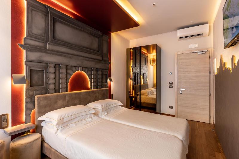 Superior Twin Room image 4