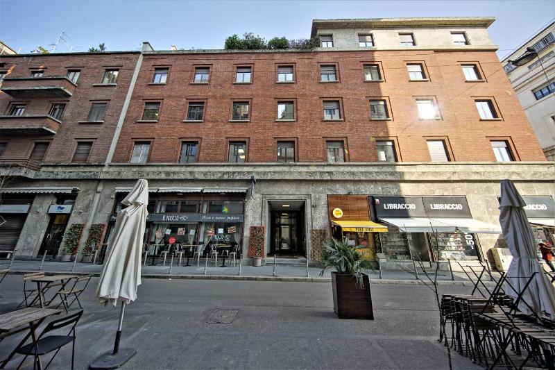 Deluxe Apartment image 1