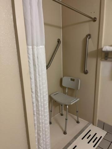 King Room - Accessible/Non-Smoking image 1