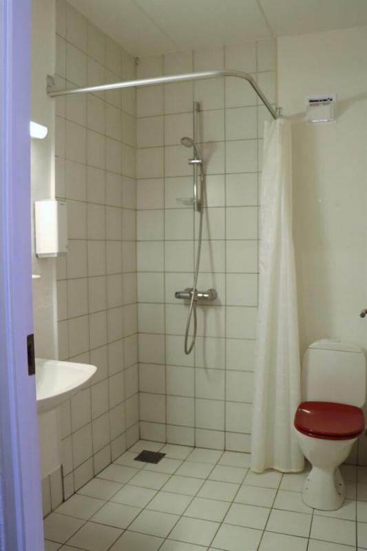 Standard Double Room image 3