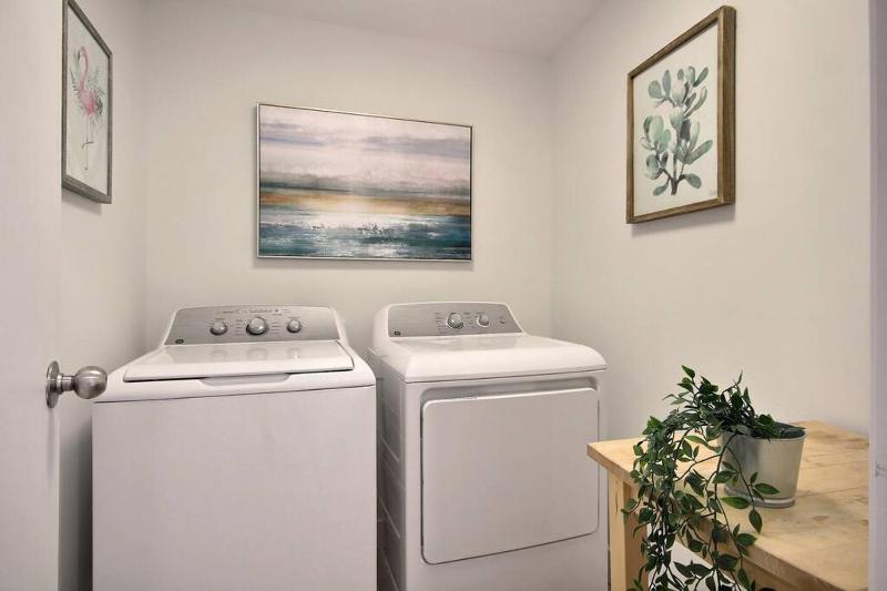 North House - Spectacular 3 Bedroom Old Quebec Penthouse - image 2