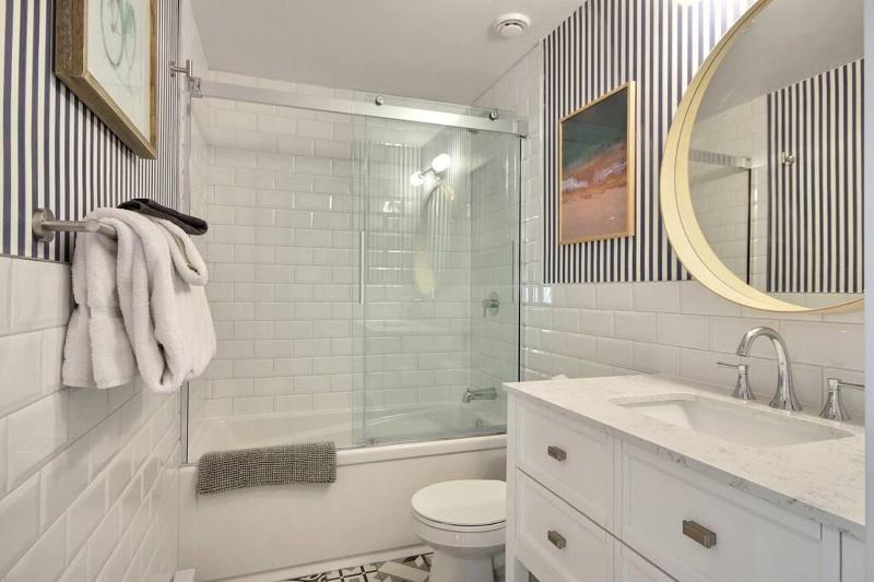 North House - Spectacular 3 Bedroom Old Quebec Penthouse - image 3