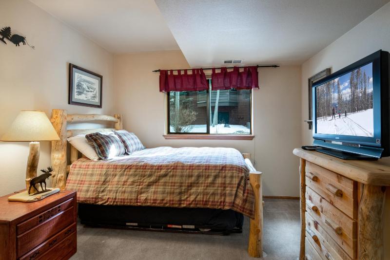 Village Point Getaway Townhome: Great Location w/ Private Hot Tub - image 19