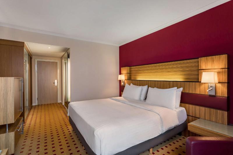 Standard Room image 4