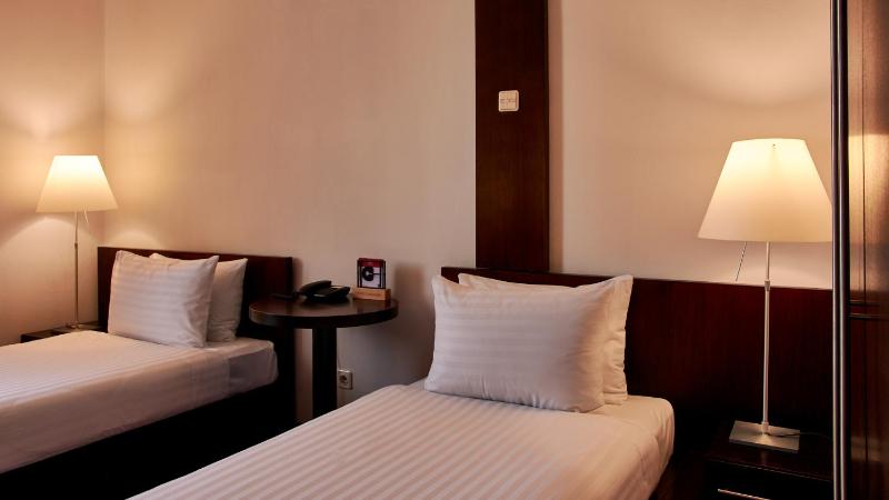 Twin Room with View image 3