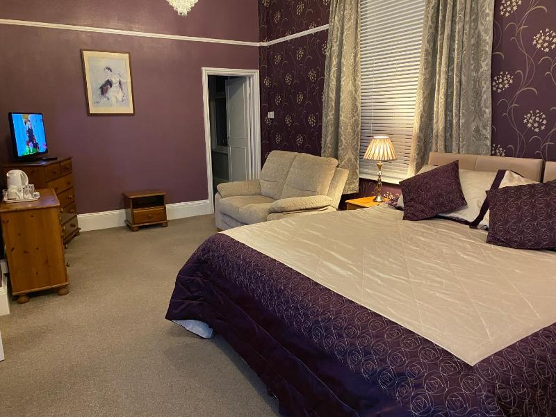 Deluxe Double Room with Sea View image 3