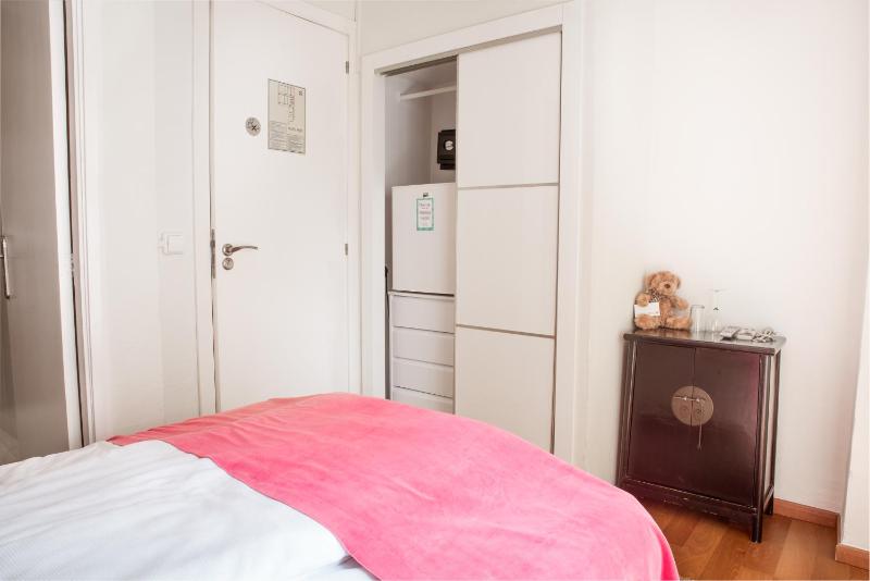 Single Room image 2