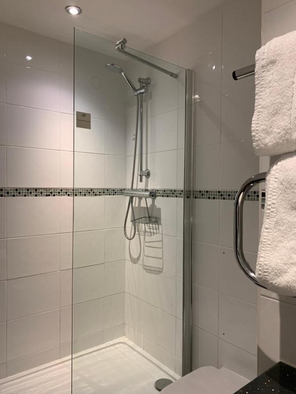 Standard Twin Room image 2