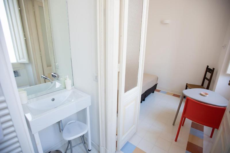Double or Twin Room image 3