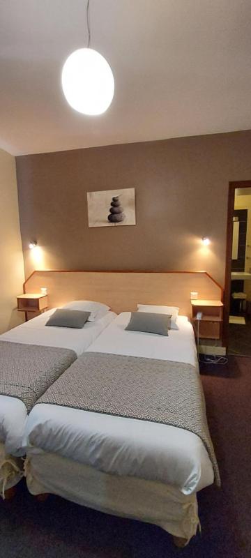 Twin Room with Sea View image 3