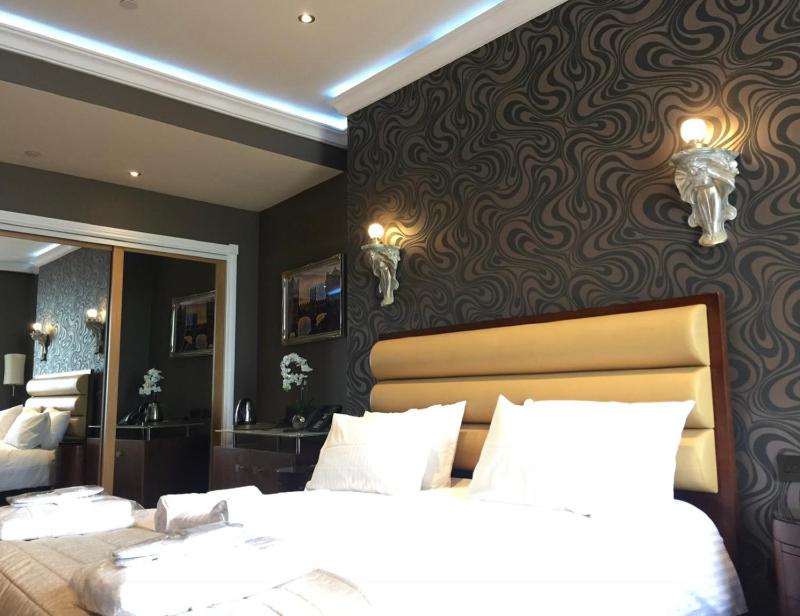 Superior King Room image 1