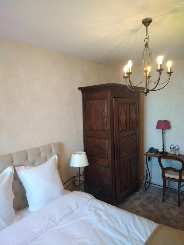 Double Room image 3
