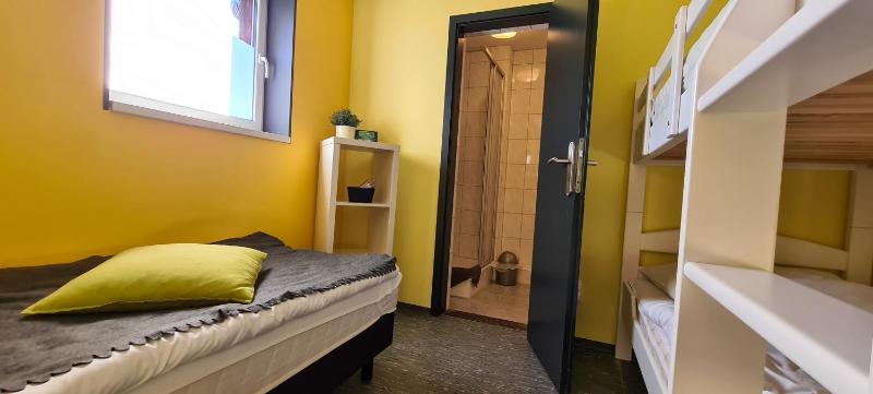 Quintuple Room with Private Bathroom image 4