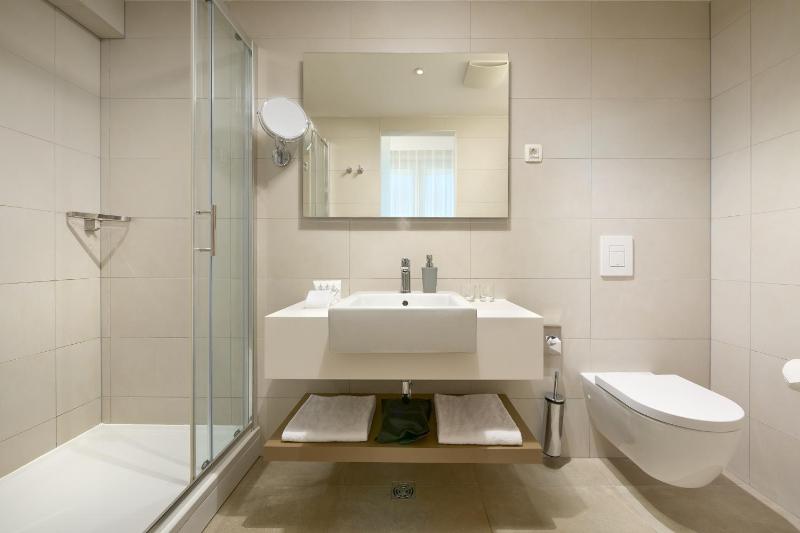 Economy Room  image 4