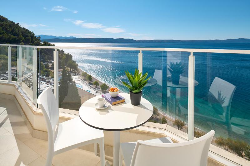 Standard Double Room with Balcony and Sea View image 4