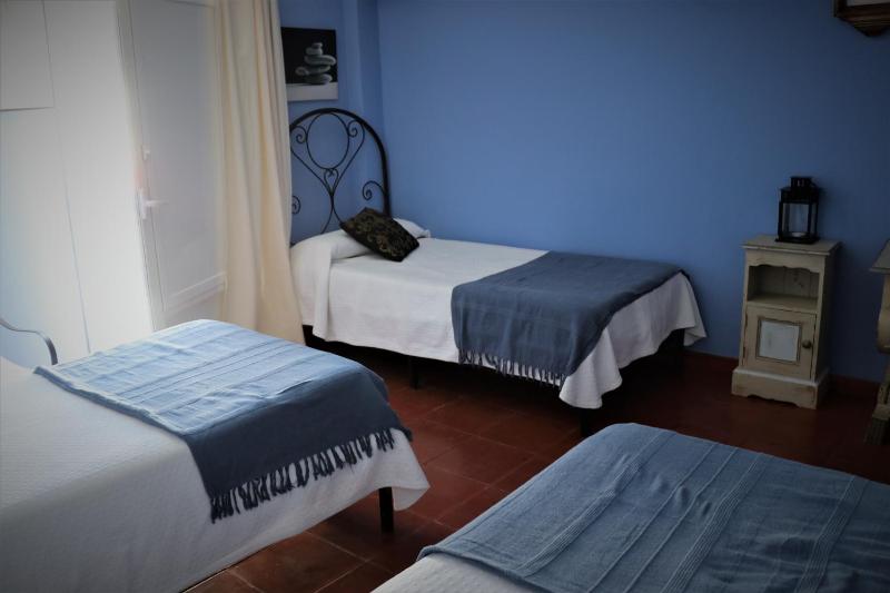Triple Room with Balcony image 2