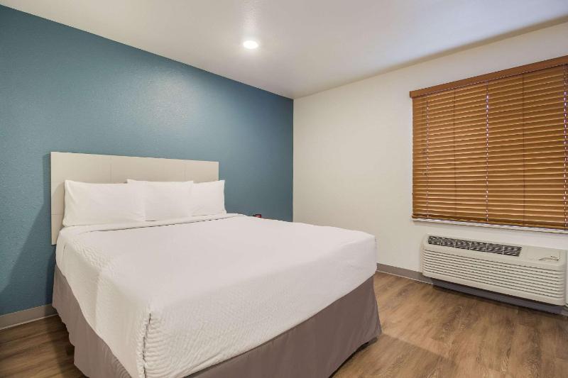 Queen Room - Accessible/Non-Smoking image 1