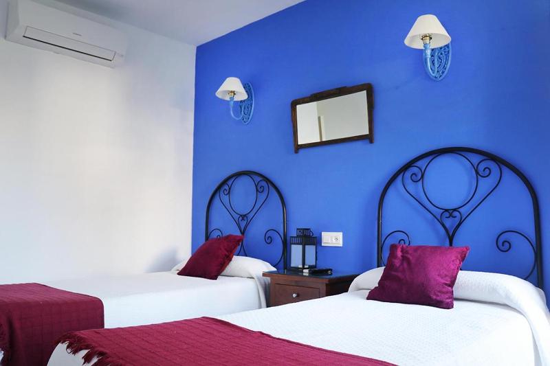 Budget Double Room image 2