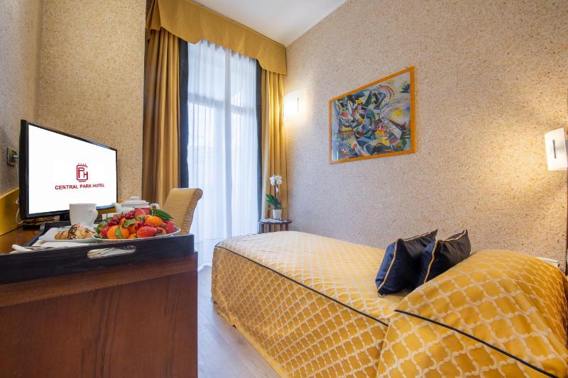 Standard Single Room image 3