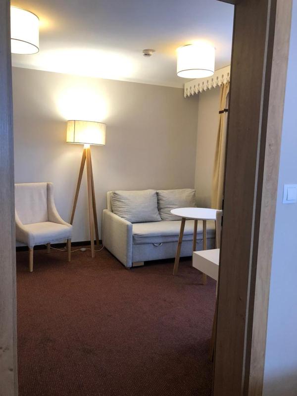 Deluxe Family Room image 4