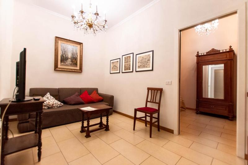 One-Bedroom Apartment image 4