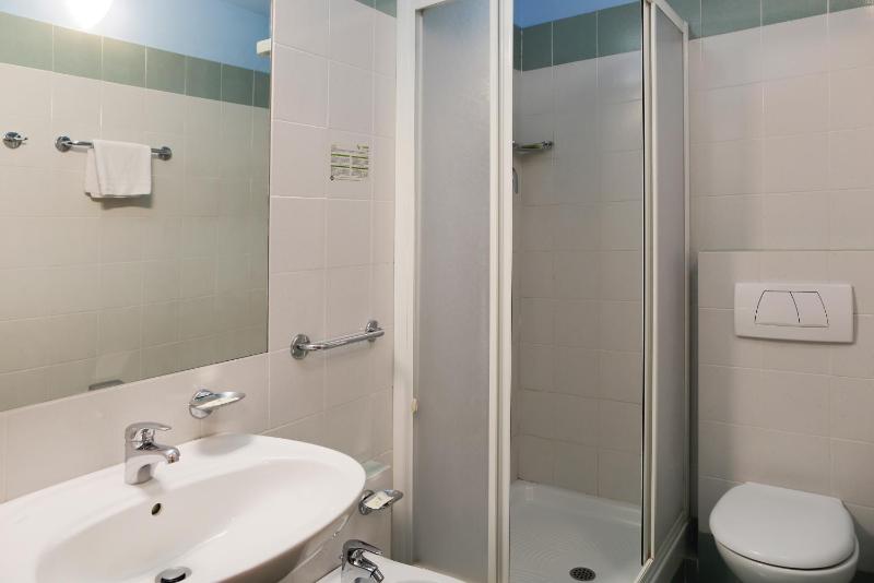 Triple Room image 2