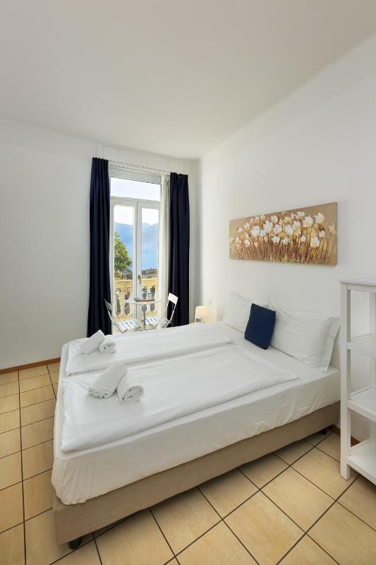 Double or Twin Room with Lake View image 1