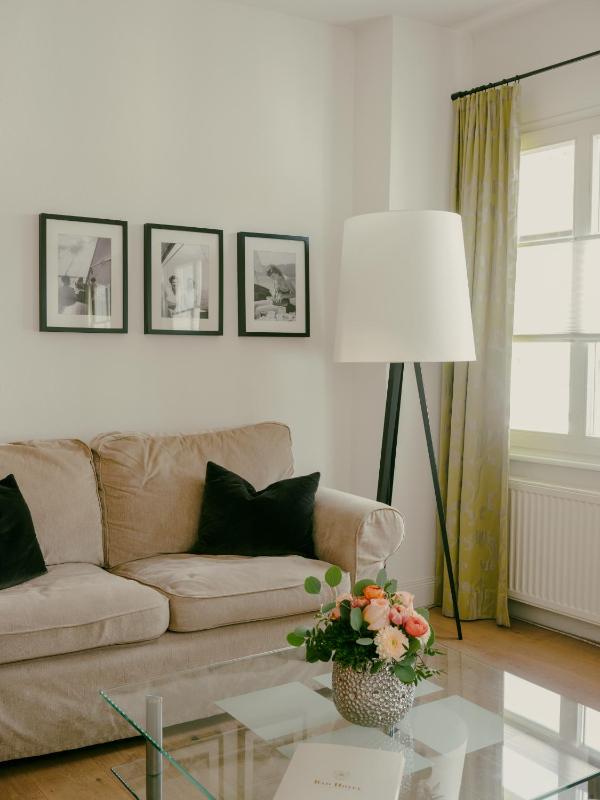 Classic Double Room with City View image 4