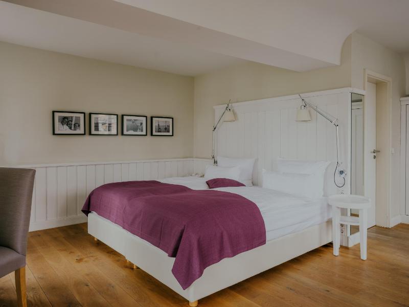 Superior Double Room - Lake Side image 4