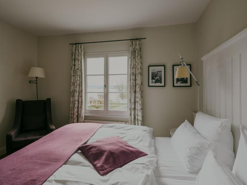 Superior Single Room - Lake Side image 3