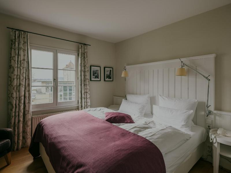 Superior Single Room - Lake Side image 1